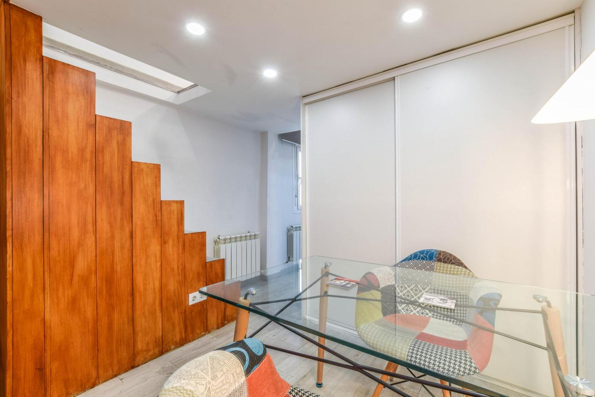 Loft Reformado En Chueca Para 4 Personas Alquiler Temporal — Photos 1