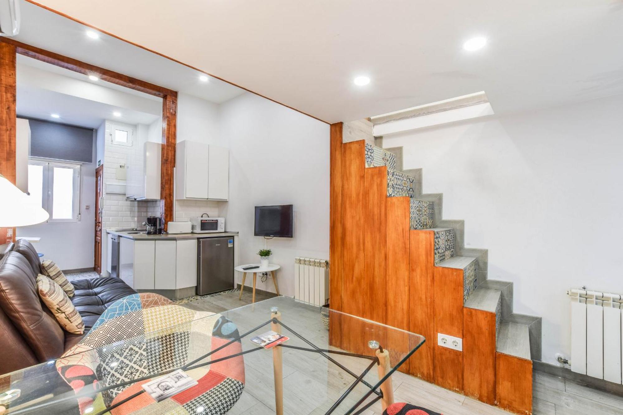 Loft Reformado En Chueca Para 4 Personas Alquiler Temporal — Photos 2